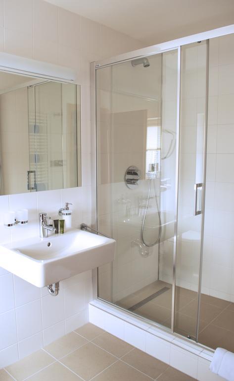 Hotel 99 Chomutov Oda fotoğraf