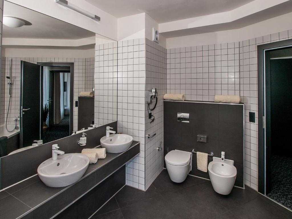 Hotel 99 Chomutov Oda fotoğraf