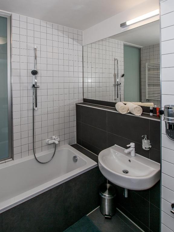 Hotel 99 Chomutov Oda fotoğraf